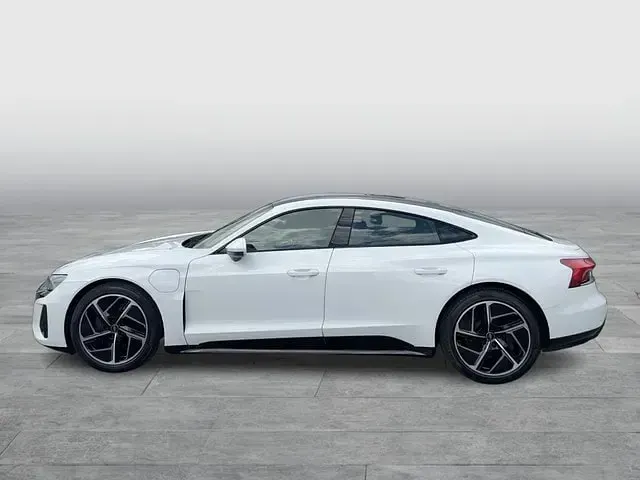 Gebraucht Audi e-tron GT quattro Sport 350 kW (476 PS) 2022 Weiß Limousine