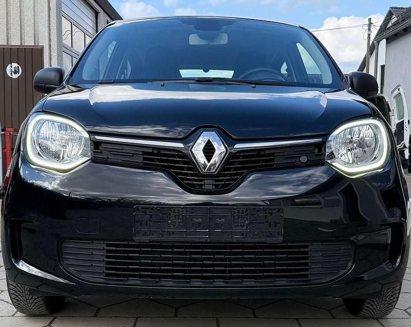 Gebraucht Renault Twingo Life 65 PS (47 kW) 2020 Sternenschwarz Kleinwagen