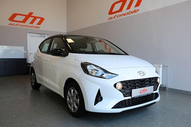 Gebraucht Hyundai i10 84 PS (61 kW) 2022 Schwarz Kleinwagen