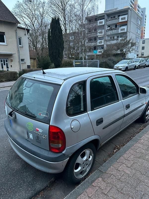 Gebraucht Opel Corsa 65 PS (47 kW) 2000 Silber Kleinwagen