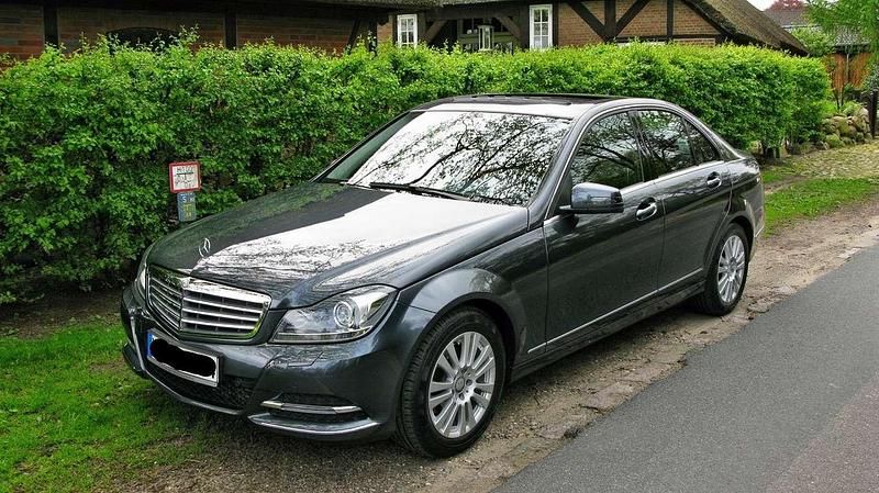 Gebraucht Mercedes C200 136 PS (100 kW) 2013 Grau Limousine