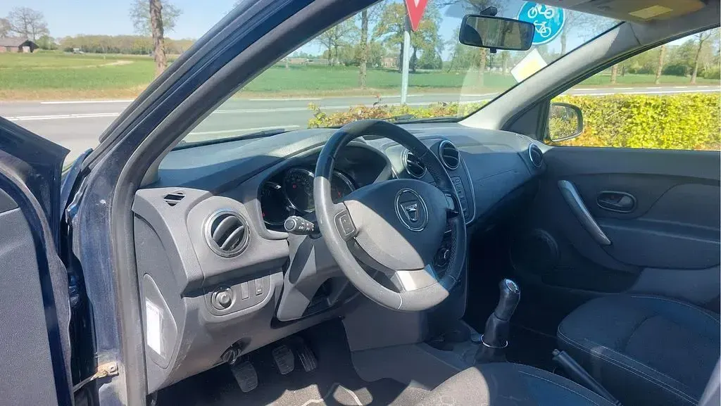 Gebraucht Dacia Sandero Anniversary 90 PS (66 kW) 2016 Blau Limousine