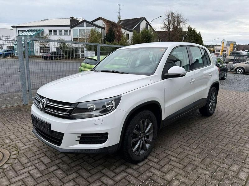 Weiß Gebraucht 2012 VW Tiguan Trendline SUV | 7.990 € (Fairer Preis) - Bild 1/4