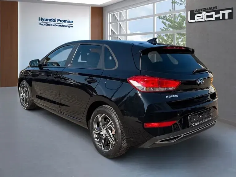 Gebraucht Hyundai i30 Edition 30 120 PS (88 kW) 2021 Schwarz Limousine