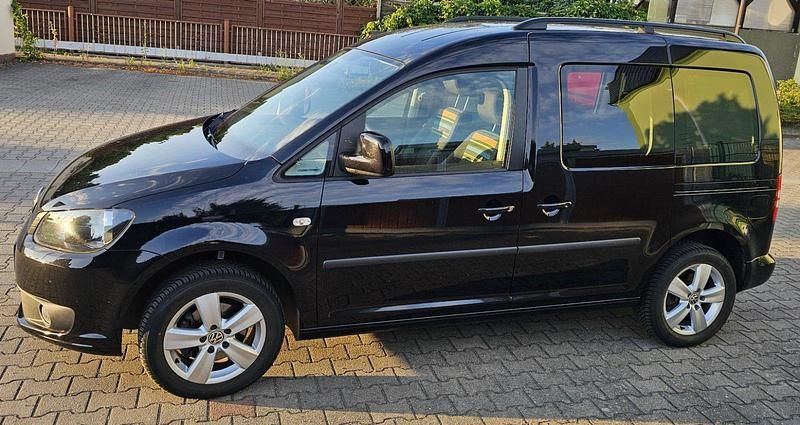 Gebraucht VW Caddy 102 PS (75 kW) 2013 Schwarz Van / Kleinbus