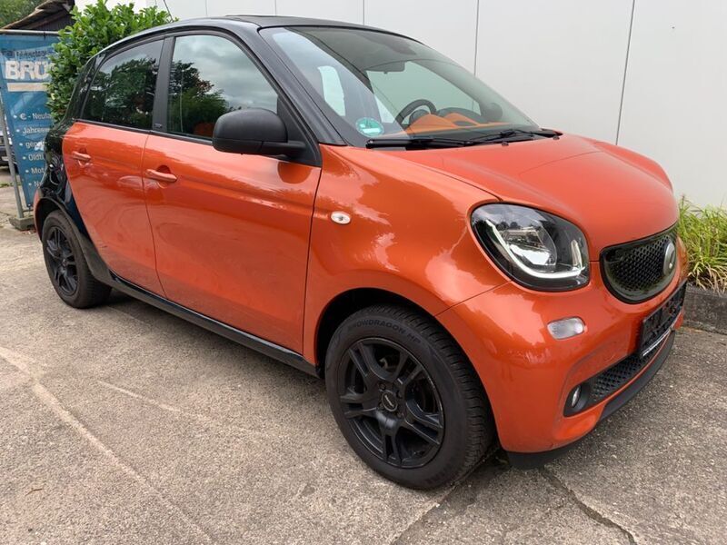 Karosserie in lava orange (met Gebraucht 2018 Smart ForFour Kleinwagen | 9.999 € (Fairer Preis) - Bild 1/4