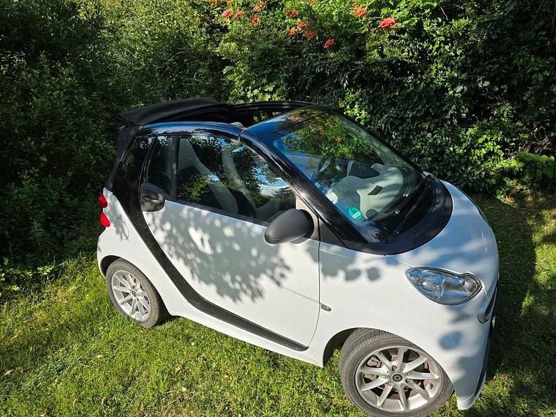 Gebraucht Smart ForTwo Cabrio Passion 71 PS (52 kW) 2014 Weiß Cabrio