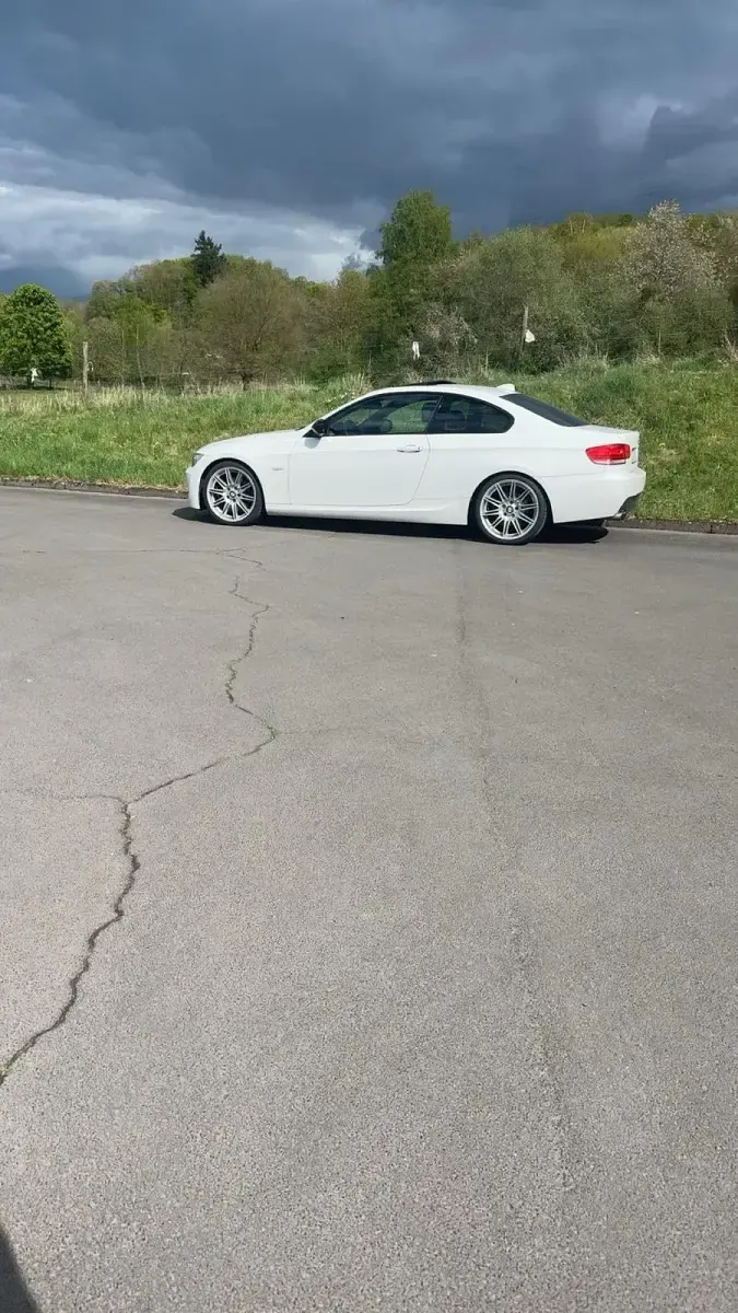 Gebraucht BMW 325 218 PS (160 kW) 2010 Coupé
