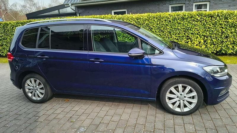 Używany VW Touran Join 116 KM (85 kW) 2018 Niebieski Minivan