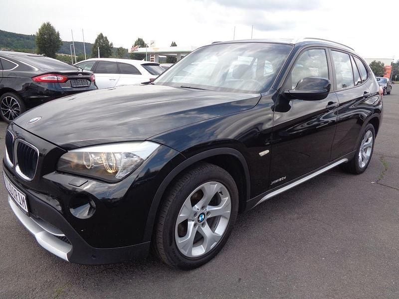 Schwarz Gebraucht 2011 BMW X1 Performance SUV | 7.990 € (Guter Preis) - Bild 1/4