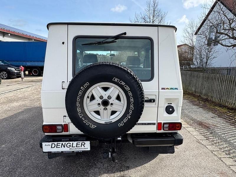 Gebraucht Mercedes 200 109 PS (80 kW) 1988 Weiß SUV