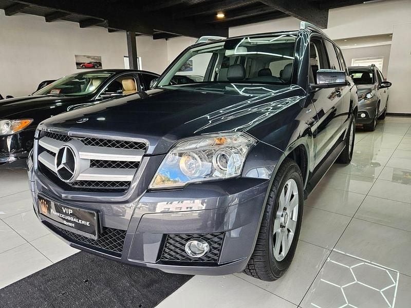 Tenoritgrau metalliclack Gebraucht 2009 Mercedes GLK220 SUV | 11.999 € (Guter Preis) - Bild 1/4