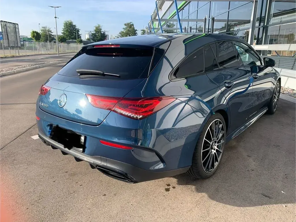 Gebraucht Mercedes CLA200 Shooting Brake 163 PS (119 kW) 2021 Blau Kombi
