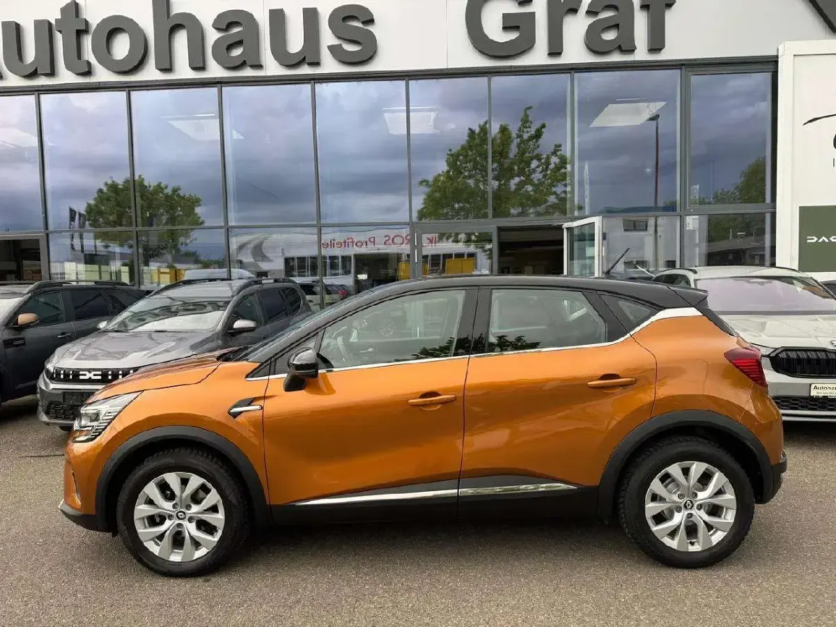 Używany Renault Captur Intens 91 KM (66 kW) 2022 Pomarańczowy SUV