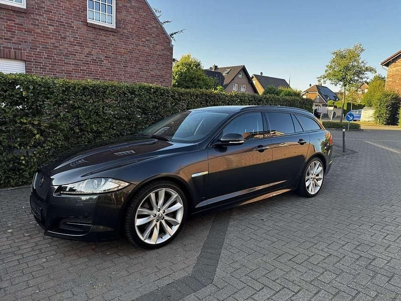 Grau Gebraucht 2013 Jaguar XF Kombi | 10.950 € (Fairer Preis) - Bild 1/4