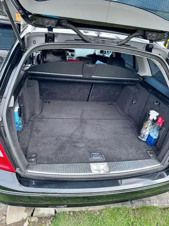 Gebraucht Mercedes C180 156 PS (114 kW) 2010 Schwarz Kombi