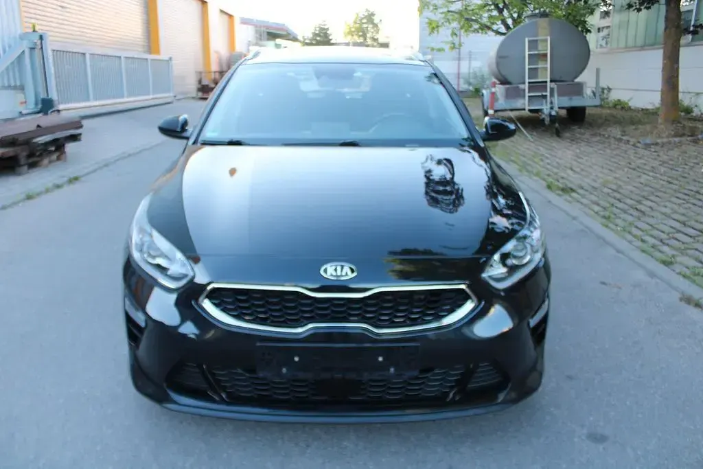 Gebraucht Kia Ceed Sportswagon Vision 136 PS (100 kW) 2019 Schwarz Kombi