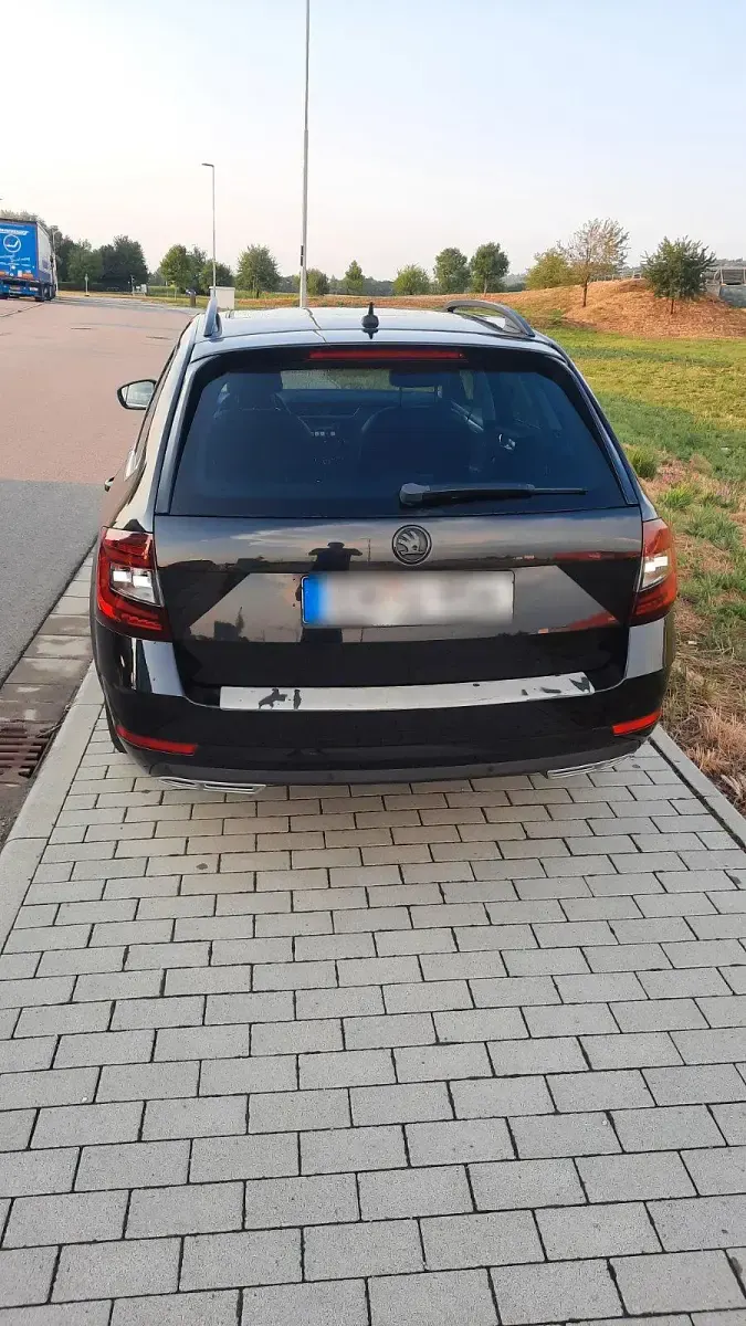Gebraucht Skoda Octavia 115 PS (84 kW) 2018 Schwarz Kombi