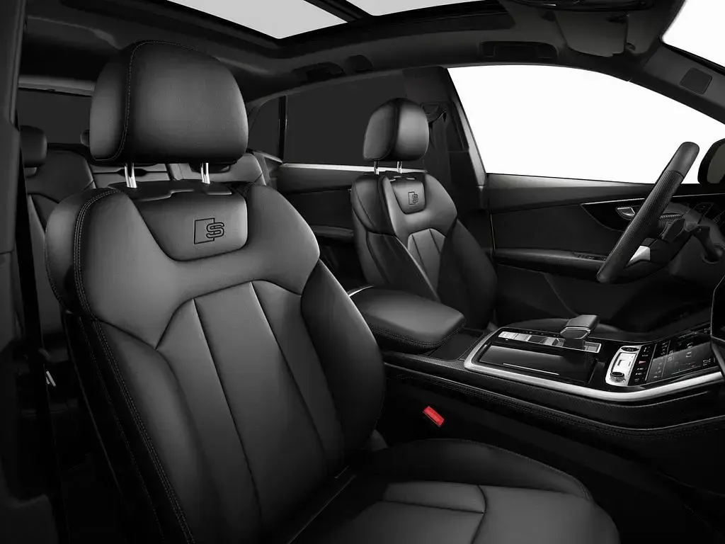 Gebraucht Audi SQ8 Ambiente 507 PS (372 kW) 2025 Sakhirgold metallic SUV