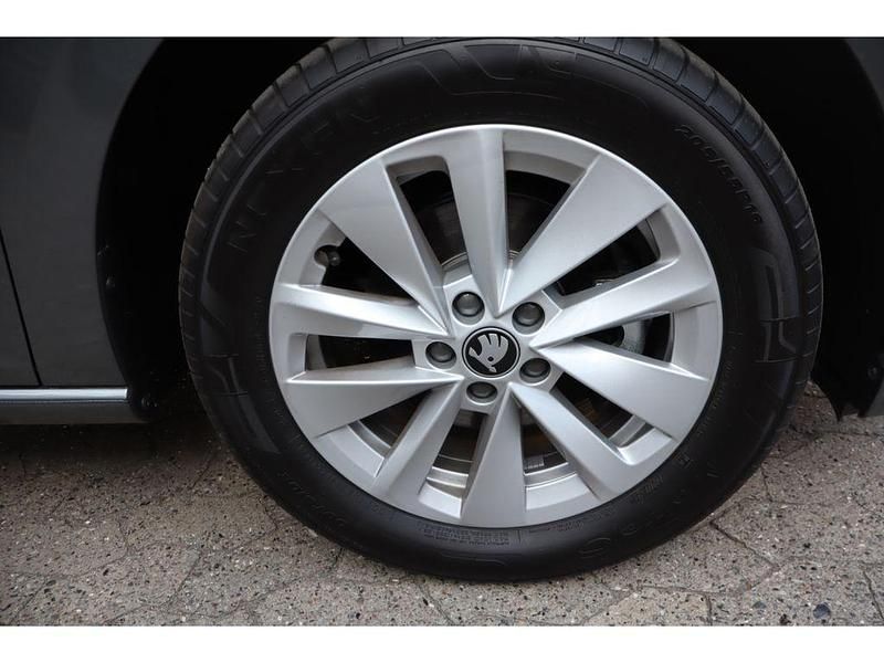 Neu Skoda Scala Selection 116 PS (85 kW) 2026 Grau Kleinwagen