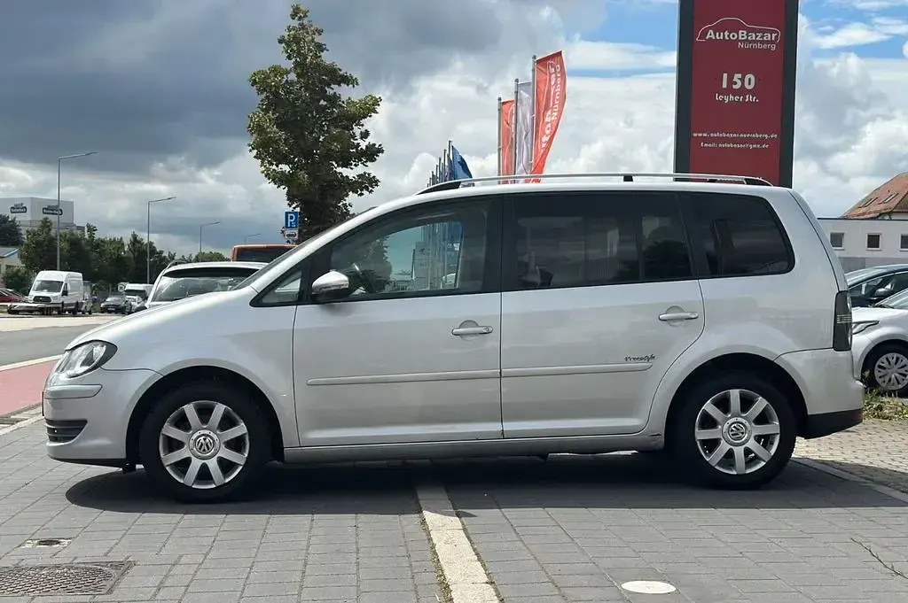 Gebraucht VW Touran 140 PS (102 kW) 2010 Silber Van / Kleinbus