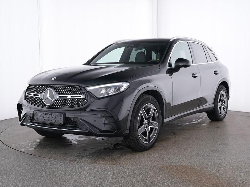 Metalliclack obsidianschwarz Gebraucht 2024 Mercedes GLC220 Advanced SUV | 55.690 € (Superpreis) - Bild 1/4