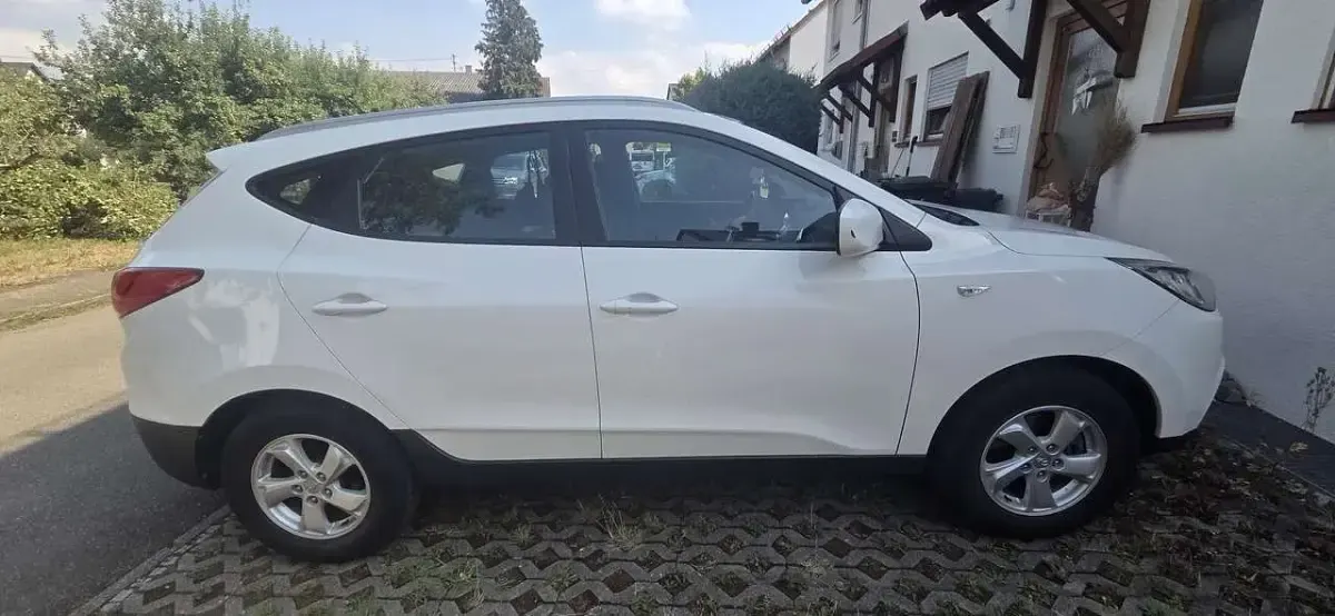 Gebraucht Hyundai ix35 Edition 135 PS (99 kW) 2012 Weiß SUV
