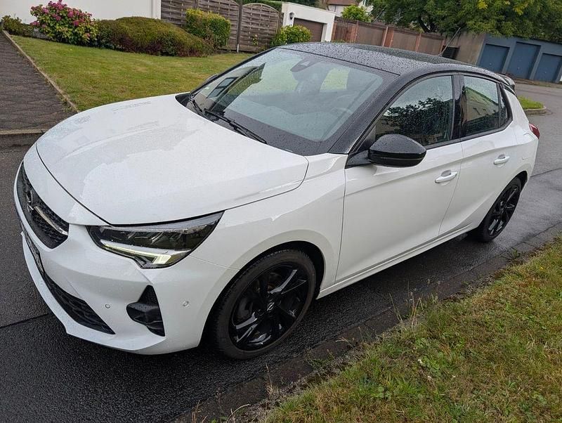 Weiß Gebraucht 2020 Opel Corsa GS Line Limousine | 14.900 € (Fairer Preis) - Bild 1/4
