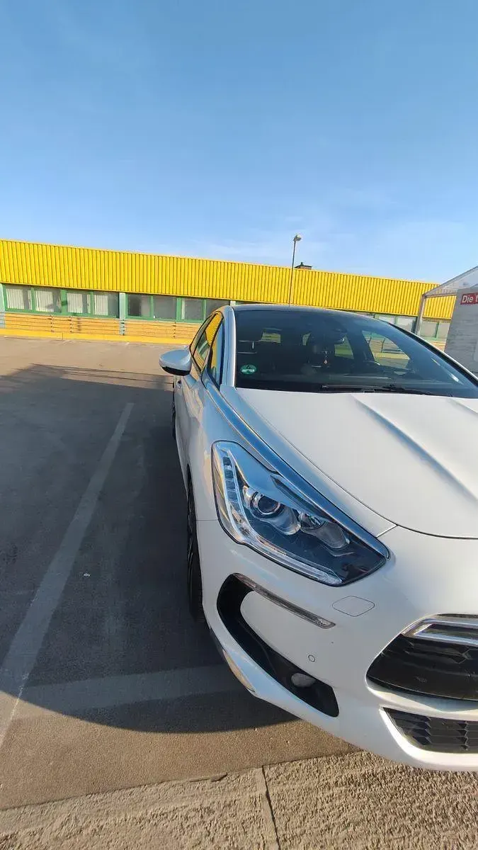 Gebraucht Citroën DS5 So Chic 163 PS (119 kW) 2014 Weiß Kleinwagen