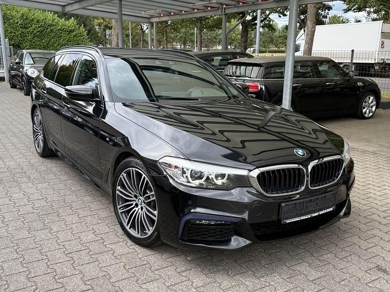 Schwarz Gebraucht 2019 BMW 520 M Sport Kombi | 18.900 € (Guter Preis) - Bild 1/4
