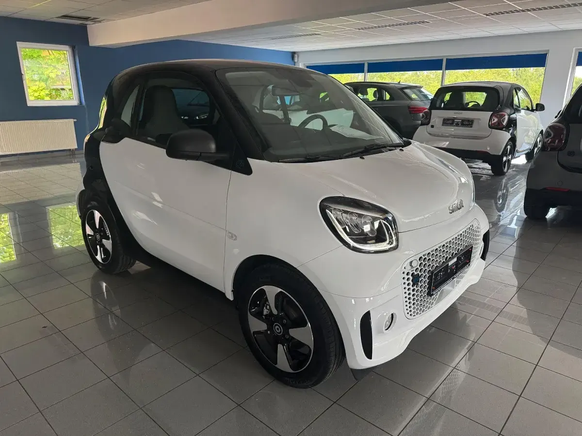 Gebraucht Smart ForTwo Electric Drive Exclusive 60 kW (82 PS) 2024 Schwarz Coupé