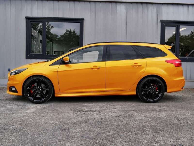 Gebraucht Ford Focus Performance Edition 250 PS (183 kW) 2017 Gelb Kombi