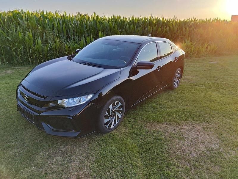 Schwarz Gebraucht 2018 Honda Civic Limousine | 9.990 € - Bild 1/4