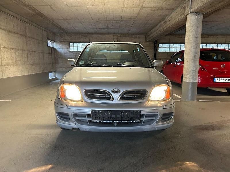 Grau Gebraucht 2001 Nissan Micra Comfort Limousine | 1.050 € (Guter Preis) - Bild 1/4