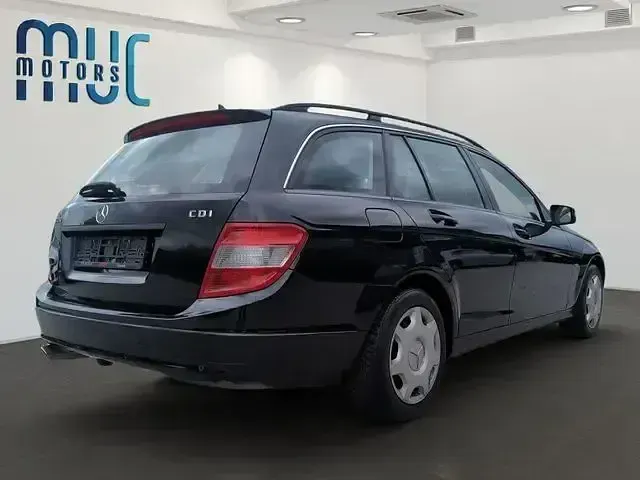 Second-hand Mercedes C220 170 CP (125 kW) 2009 Negru Berlinǎ