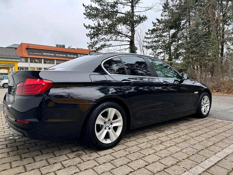 Gebraucht BMW 520 190 PS (139 kW) 2011 Schwarz Limousine