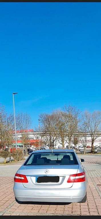 Gebraucht Mercedes E220 170 PS (125 kW) 2009 Grau Limousine