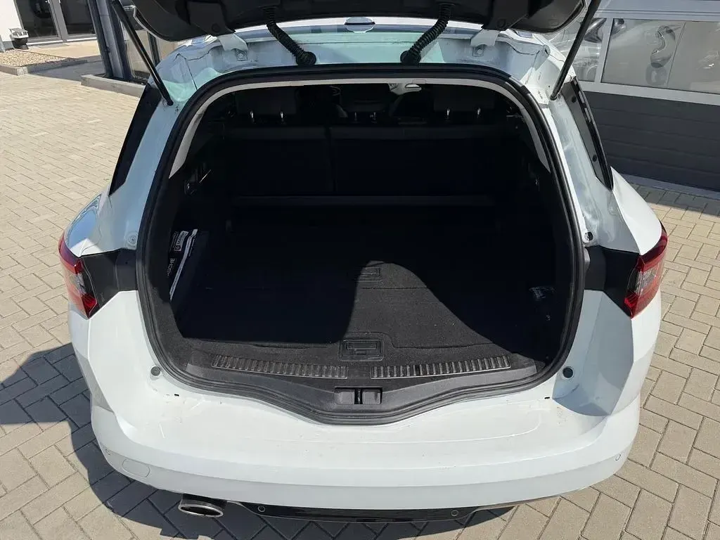 Gebraucht Renault Mégane IV Bose Edition 165 PS (121 kW) 2018 Weiß Limousine
