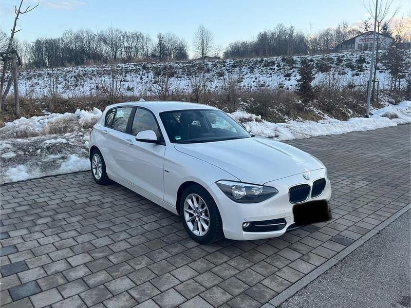 Weiß Gebraucht 2013 BMW 116 Efficient Dynamics Kleinwagen | 6.400 € (Fairer Preis) - Bild 1/4