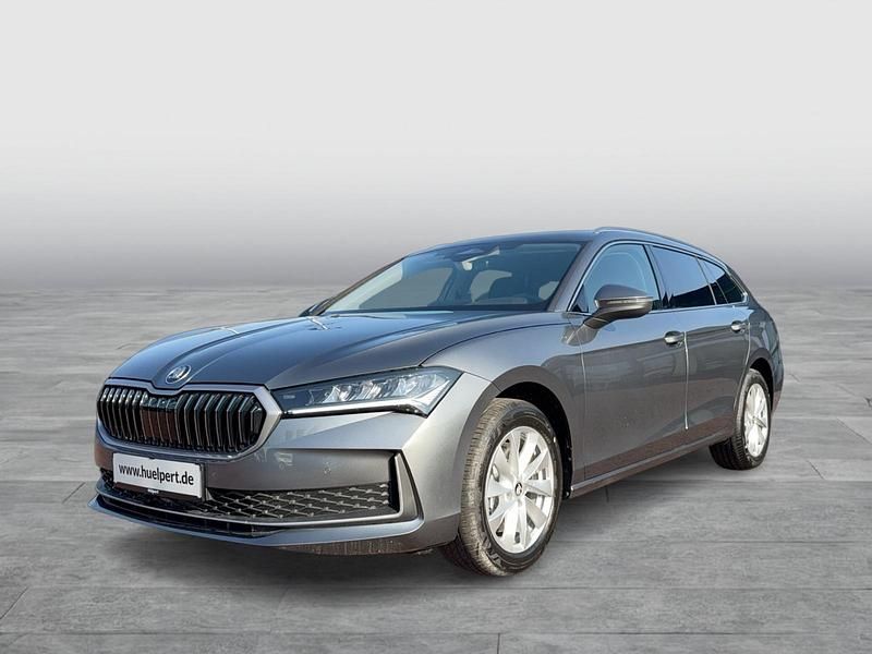 Neu Skoda Superb Selection 193 PS (141 kW) 2026 Graphitegrau metallic Kombi