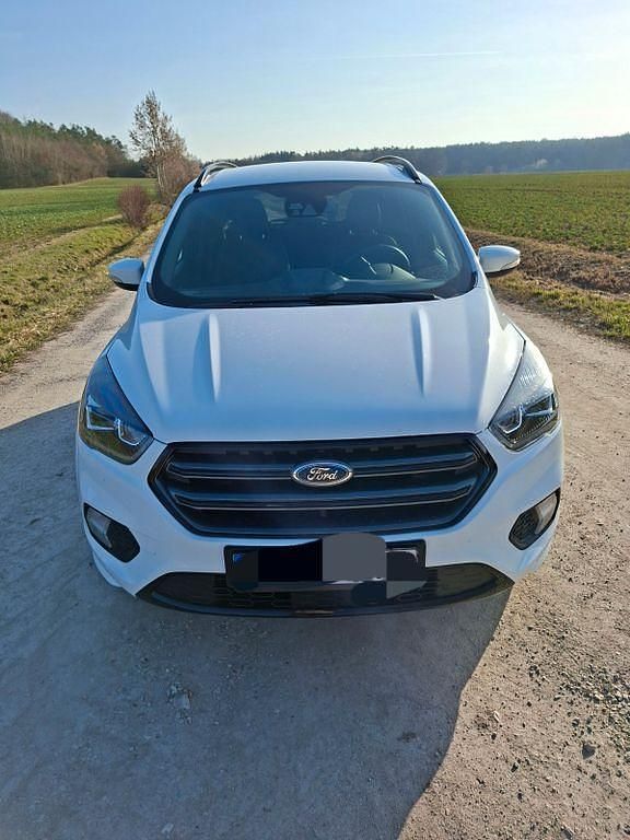 Gebraucht Ford Kuga ST-Line 175 PS (128 kW) 2019 Weiß SUV