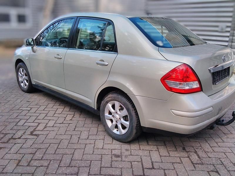 Gebraucht Nissan Tiida 110 PS (80 kW) 2008 Grau Kleinwagen