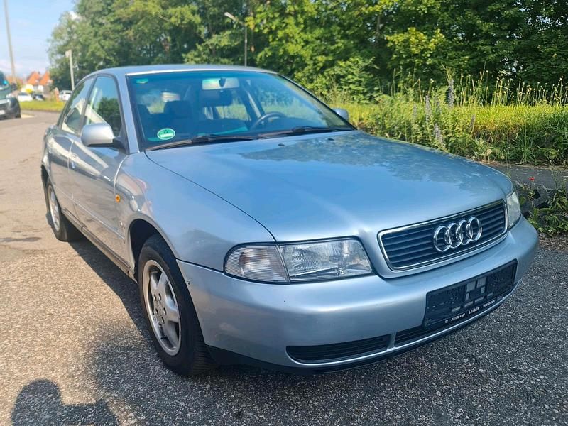 Silber Gebraucht 1996 Audi A4 Limousine | 1.190 € (Guter Preis) - Bild 1/4