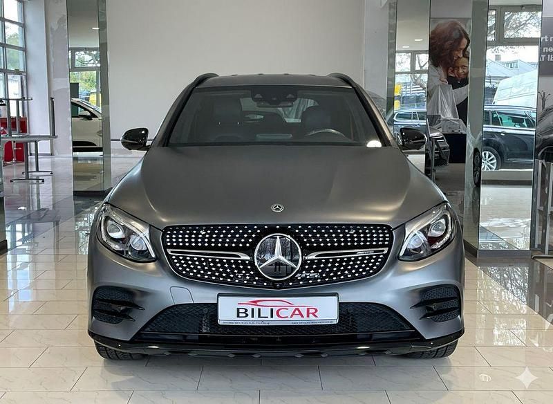 Grau Gebraucht 2019 Mercedes GLC43 AMG AMG SUV | 39.900 € (Fairer Preis) - Bild 1/4
