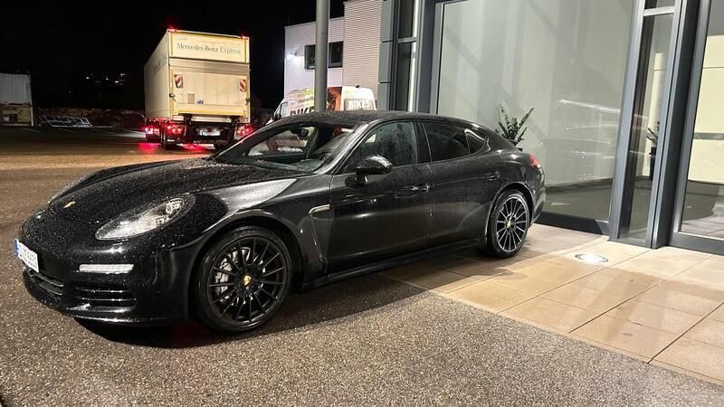 Schwarz Gebraucht 2014 Porsche Panamera 4S Limousine | 27.250 € (Teuer) - Bild 1/4