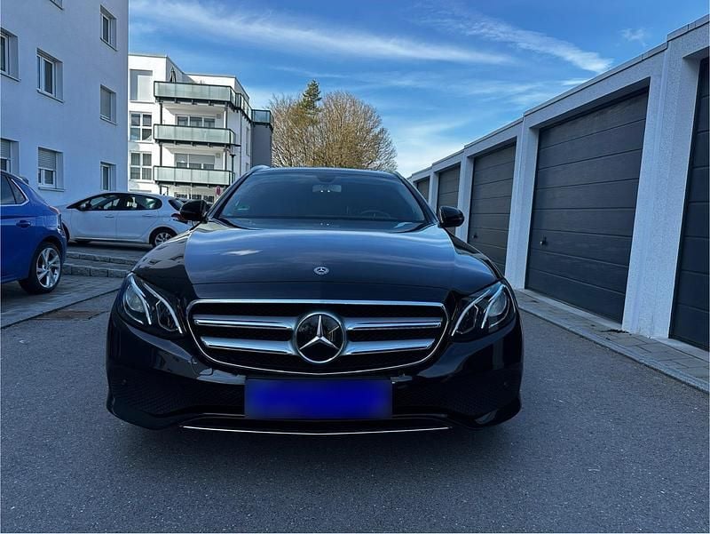 Gebraucht Mercedes E220 Avantgarde 194 PS (142 kW) 2018 Schwarz Kombi
