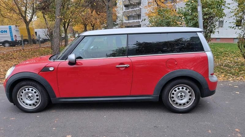 Rot Gebraucht 2025 Mini Clubman Kombi | 3.499 € - Bild 1/4