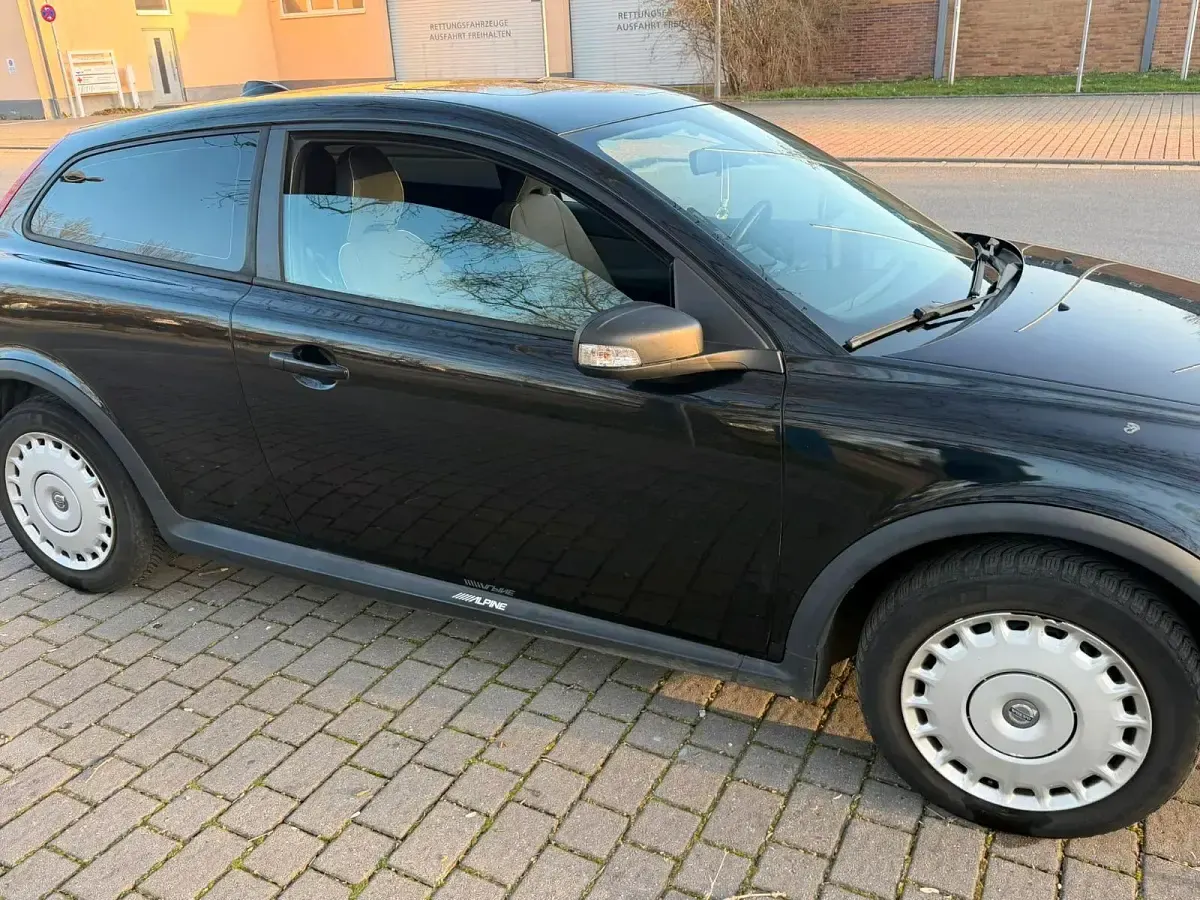 Używany Volvo C30 170 KM (125 kW) 2008 Czarny Hatchback