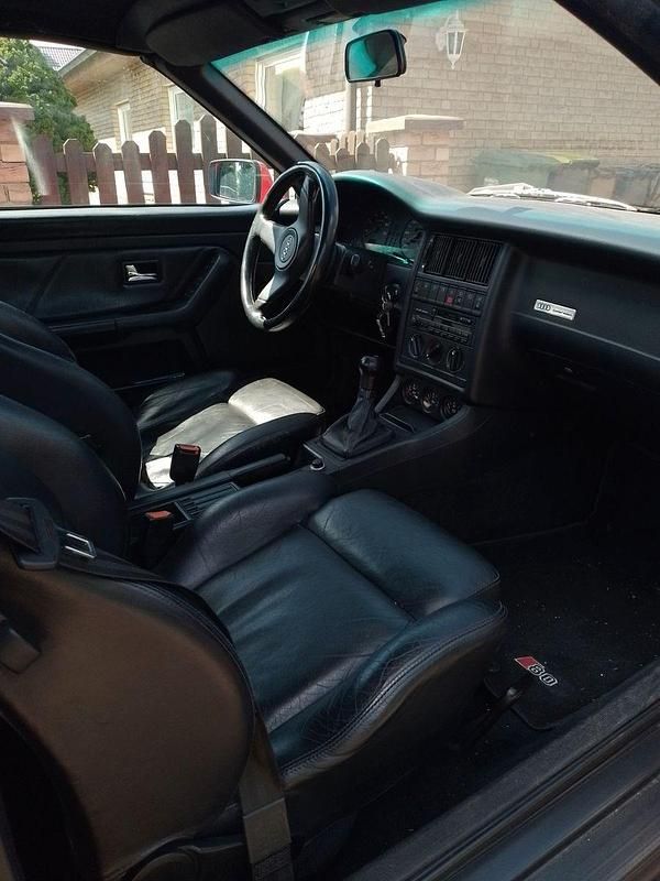 Second-hand Audi 80 133 CP (97 kW) 1992 Roșu Cabrio