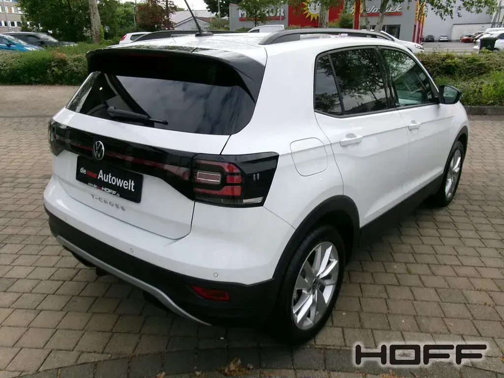 Używany VW T-Cross Move 110 KM (80 kW) 2023 Biały SUV